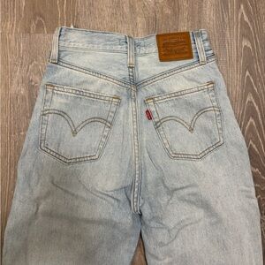 levi’s light wash high waisted ribcage straight ankle jean